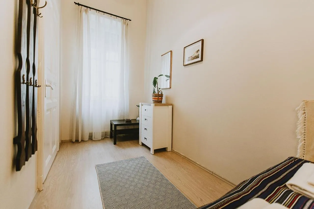 Budapest Folk Apartment 60Sm Spacious And Bright 0*,  Hungría